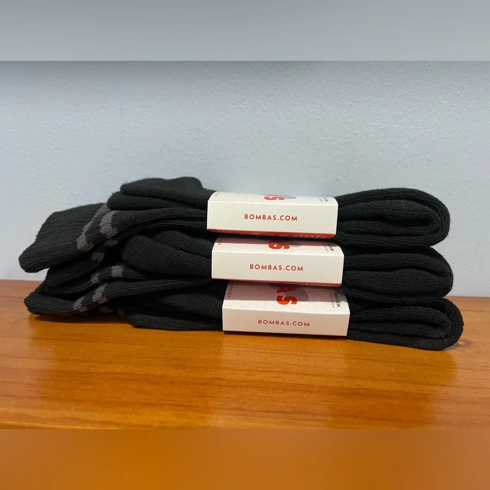 3 BOMBAS NEW Black Unisex Crew Style Socks SIZE MEDIUM Mens 6-9 Womens 8-10.5